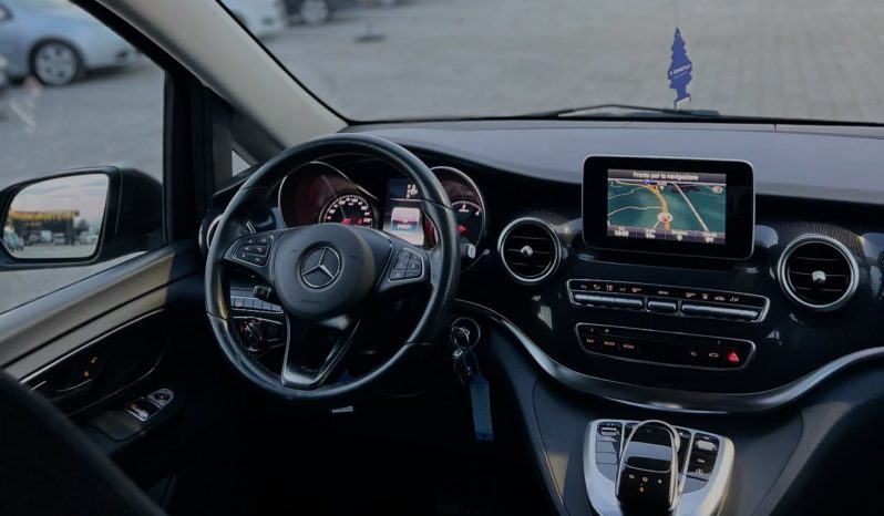 Mercedes-Benz V220d full