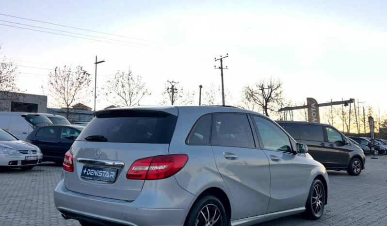 Mercedes-Benz B180d full