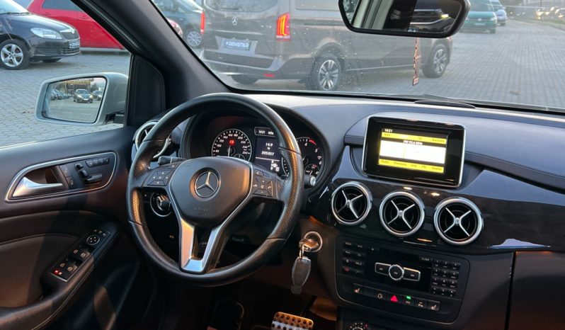 Mercedes-Benz B180d full